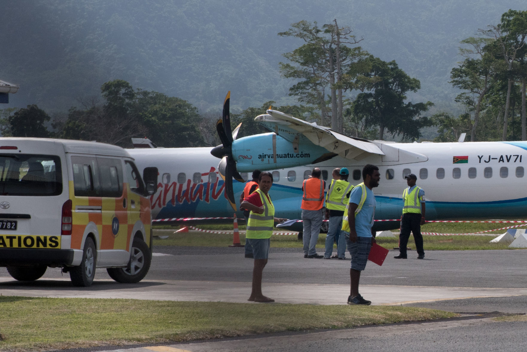 Three planes damaged in emergency landing